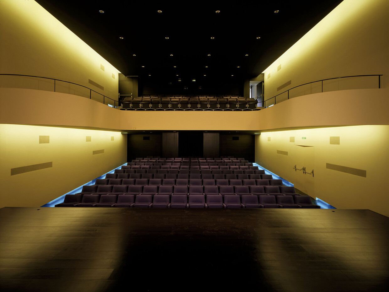 327 02 PH saal 01